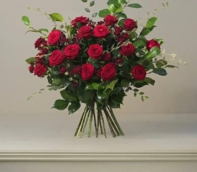 Dozen  luxury Naomi roses